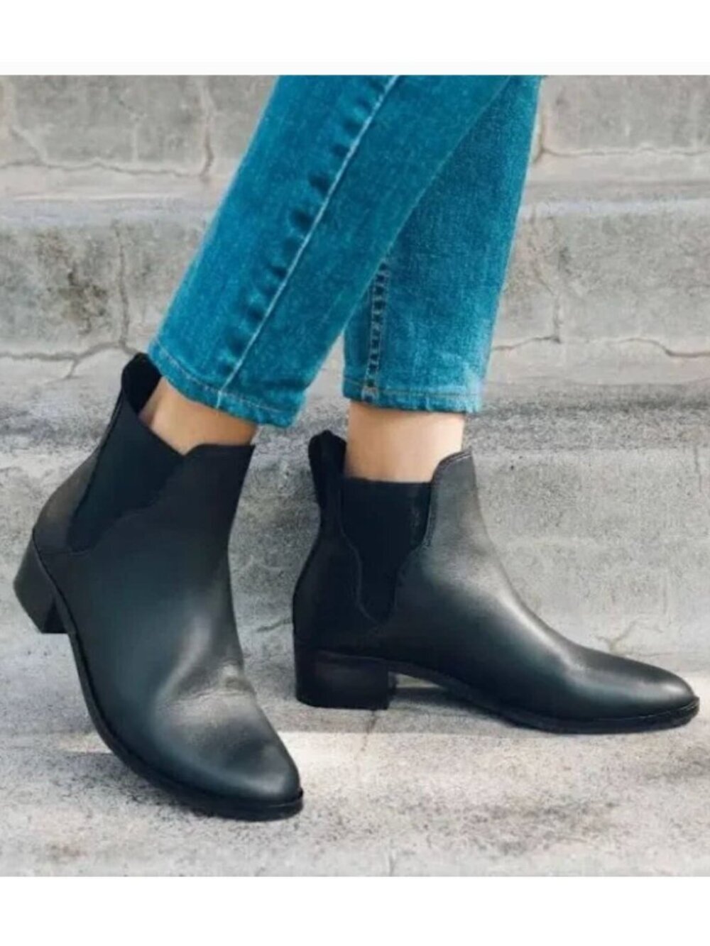 NWOB Soludos Marfa Black Leather Chelsea Ankle Boots Size 5